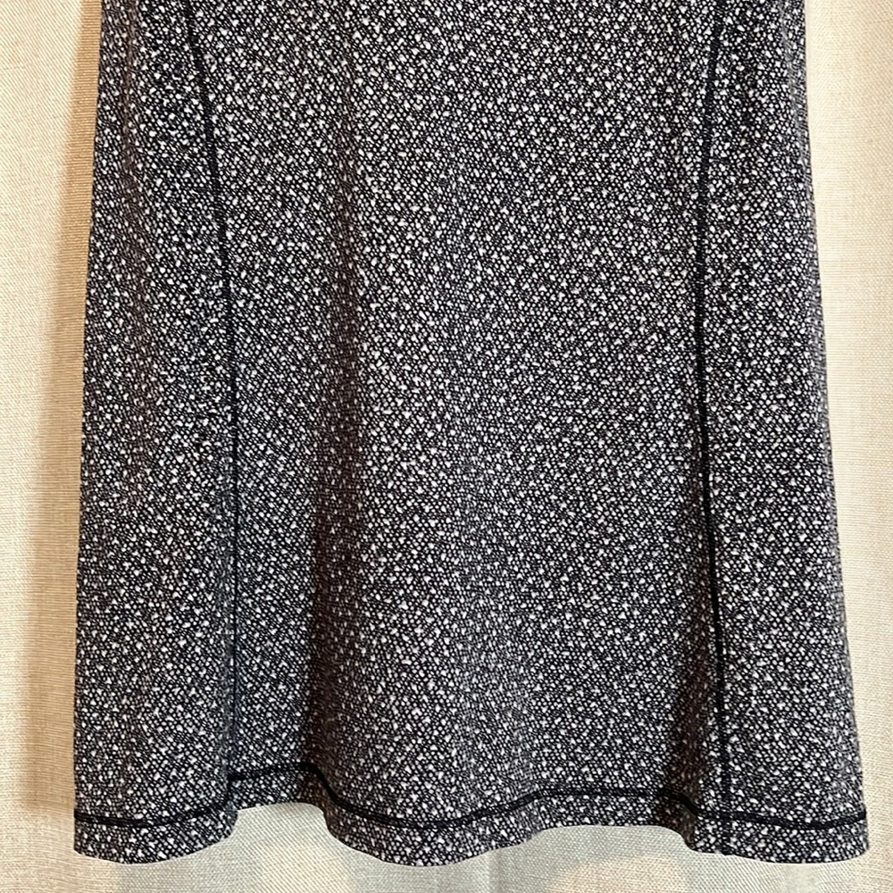 Lululemon Hit it Tank Frozen Fizz White/Black Size 4 - Picture 3 of 7